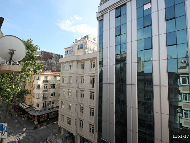 KONUT REALTY | Taksimde Komplem Yenilenmiş 4+1 Ofise - Meskene - Görsel 2