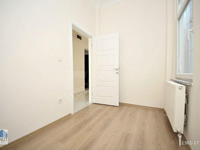 KONUT REALTY | Taksimde Komplem Yenilenmiş 4+1 Ofise - Meskene - Görsel 11