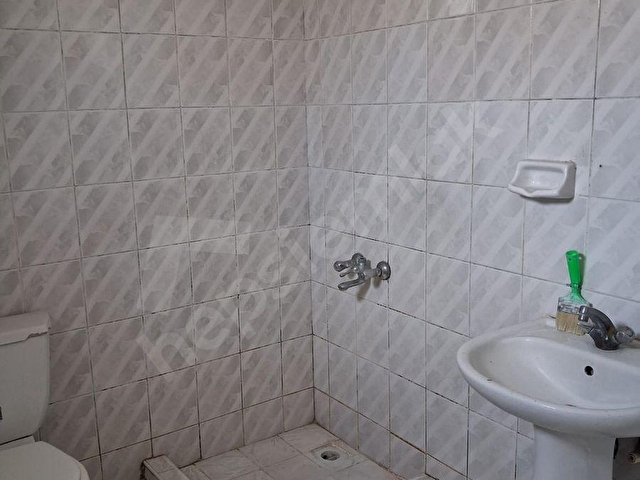 EDİRNE UZUNKÖPRÜ ÇEVRE YOLUNA CEPHELİ 2 KAT BAHÇELİ DAİRE SATILIKTIR. - Görsel 2