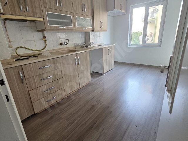 AYVERDİ EMLAKTAN MERKEZDE 3+1 ARA KAT KİRALIK DAİRE - Görsel 2
