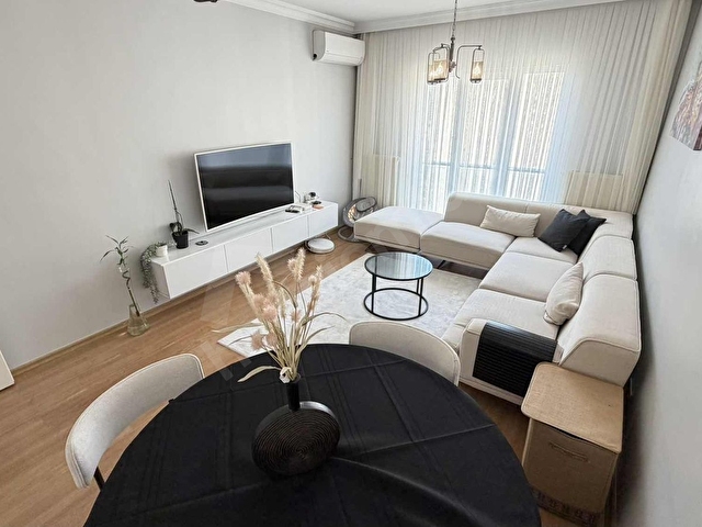 Çiğdem Emlaktan Sahilpark Evlernde Satılık 2+1 Çift Cephe Daire - Görsel 2