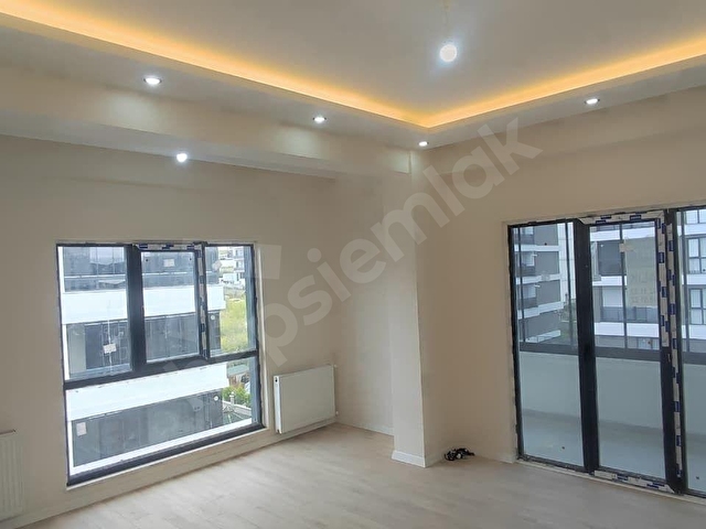 Tekirdağ Atatürk Mallesinde Ebeveyn Banyolu/Çift Cam Balkonlu Kiralık Sıfır Daire