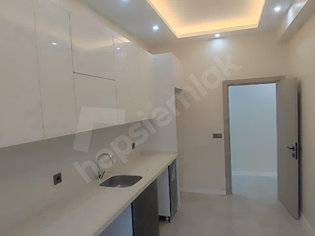 Tekirdağ Atatürk Mallesinde Ebeveyn Banyolu/Çift Cam Balkonlu Kiralık Sıfır Daire - Görsel 5