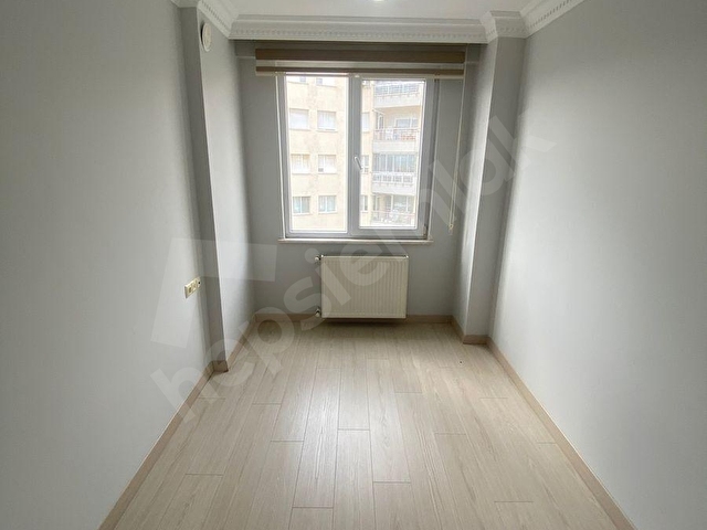 GİZLİ EMLAKTAN HÜRRİYETTE ÇOK İYİ KONUMDA,BAKIMLI, 2+1 DAİRE - Görsel 30