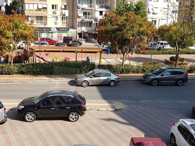 Bostanlıda,FULL MÖBLELİ, asansörlü ,2+1,doğalgazlı ,köşe,Bakiml