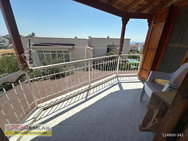 DENİZE 300 METRE | GENİŞ VERANDALI | PEYZAJLI BAHÇELİ 3+1 VİLLA - Görsel 24