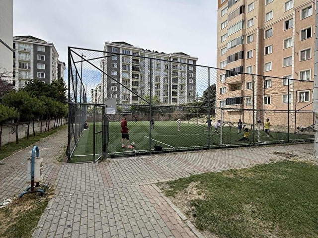 BEYLİKDÜZÜ AKKENT ŞELALE EVLERİNDE HAVUZ MANZARALI 3+1 DAİRE !! - Görsel 3