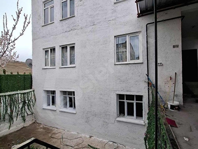 209 m² Arsa İçinde Doğalgazlı, Bahçeli, 3 Katlı Meskenli Bina - Görsel 13