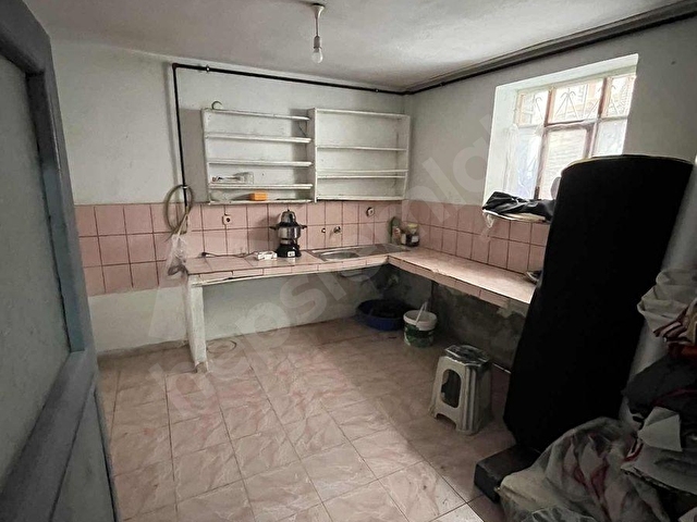 209 m² Arsa İçinde Doğalgazlı, Bahçeli, 3 Katlı Meskenli Bina - Görsel 3
