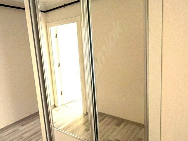 OTOBANA SIFIR SİTE İÇERİSİNDE BAKIMLI KİRALIK DAİRE - Görsel 9