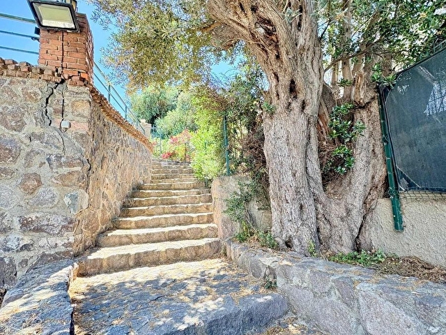 Marina Yakını Mustakıl Sezonluk Kiralık Havuzlu 4+1 Vılla - Görsel 18