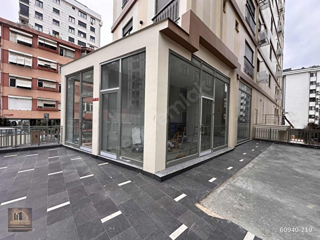 BOSTANCI MERKEZDE CADDE ÜZERİ 70 m2 + 130 m2 BAHÇELİ KÖŞE