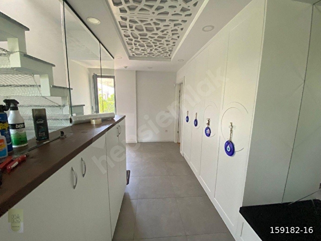 Akyarlarda site içinde müstakil bahçeli Kiralık Lüks Villa - Görsel 19
