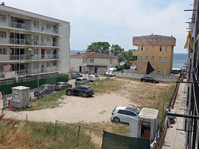 BÜYÜKÇEKMECE KUMBURGAZDA SATILIK DAİRE - Görsel 2