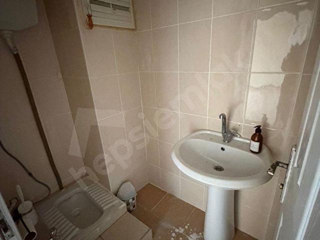 ÇUHALLI ÇARŞISINDA DENİZE 50 M OLAN SATILIK 3+1 DAİRE - Görsel 2