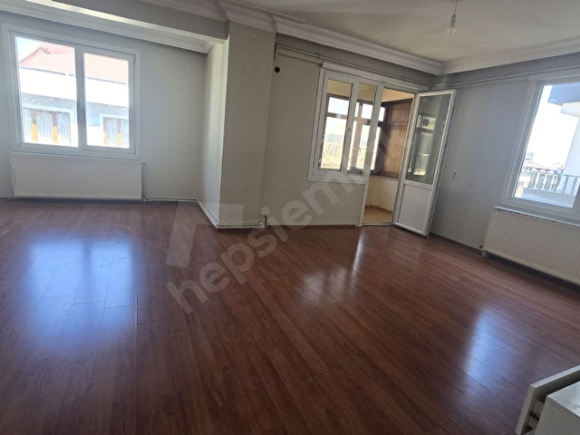 SANCAKTEPE OSMANGAZİ MAH 3+1 130 M2 44 M2 HİSSE PAYI VAR
