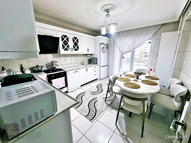 AVCILAR KARAHÖYÜK CADDE ÜZERİ YAPILI MASRAFSIZ SATILIK 4+1 DAİRE