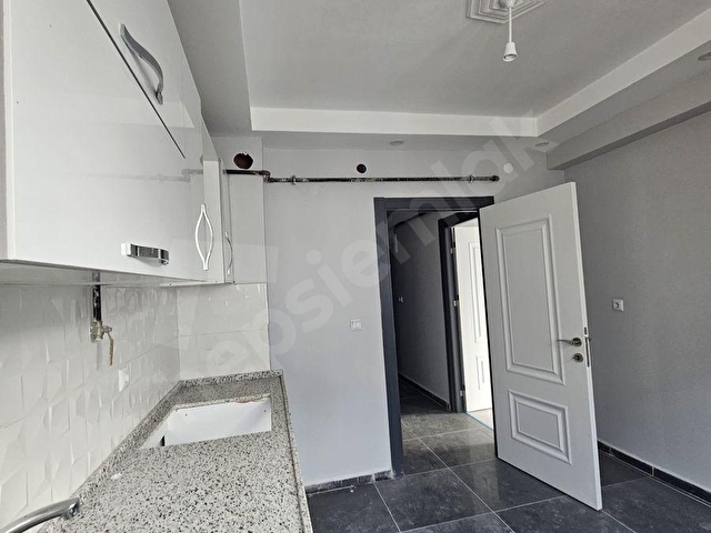 EMLAKCIMDAN FIRSAT ESENLİ CAD YANI ARA KAT İSKANLI ASANSÖRLÜ 2+1 - Görsel 13