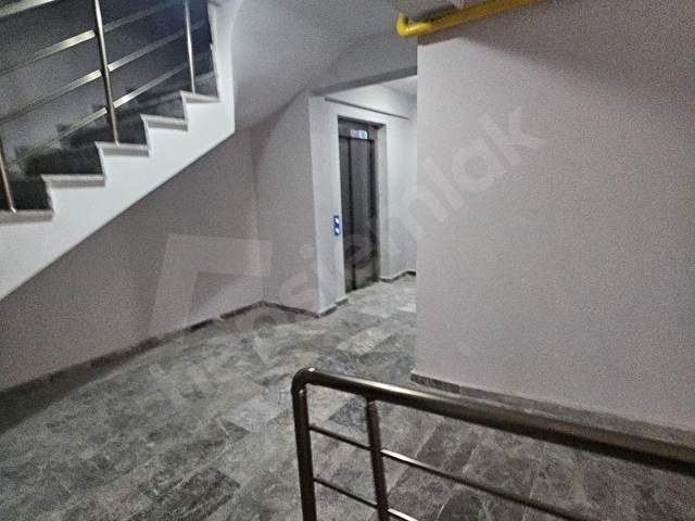 EMLAKCIMDAN FIRSAT ESENLİ CAD YANI ARA KAT İSKANLI ASANSÖRLÜ 2+1 - Görsel 20