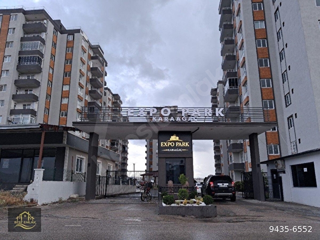 HATAY ARSUZ  CUMHURİYET MAHALLESİ EKPO FUAR BİTİŞİĞİ EXPO PARK SİTESİNDE KİRALIK 2+1 BAKIMLI DAİRE
