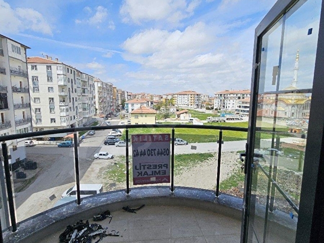 CARŞI  MERKEZDE  KİRALIK   ARAKAT  OFİS  BELEDİYE  BİNASI VE ADLİYE YÜRÜME MESAFESİNDE KİRALIK OFİS - Görsel 19