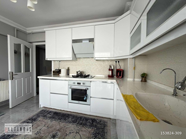 Girne Mahallesinde 3+1 doğalgazlı 3 cephe satılık daire - Görsel 14