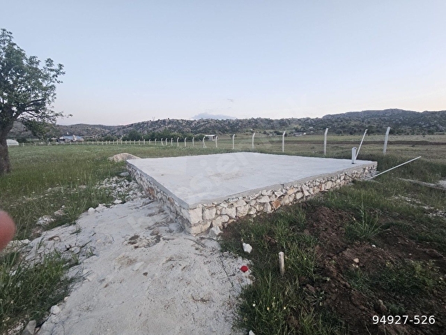 GÜVENAL EMLAK      SATILIK  HOBİ YERİ Karaman merkeze 25.km avgan çimen vevki Düz alana sahip - Görsel 2