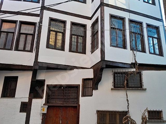SATILIK MUHTEŞEM KONAK