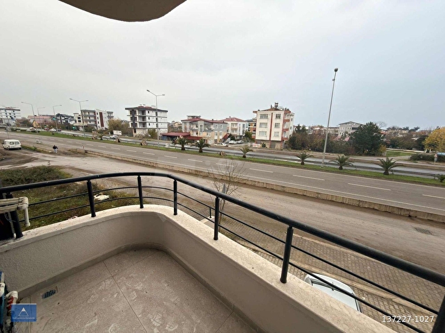 ATAKUM İNCESU ANA YOLA CEPHE DENİZE ÇOK YAKIM MESAFE 1+1