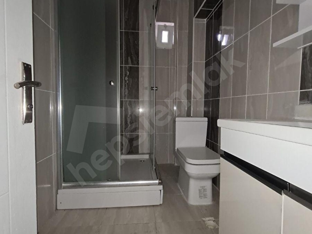YÜKSELTEPEDE KAT KONUMLU / ALTINDA DAİRE VAR / KÖK TAPU 3+1 - Görsel 17