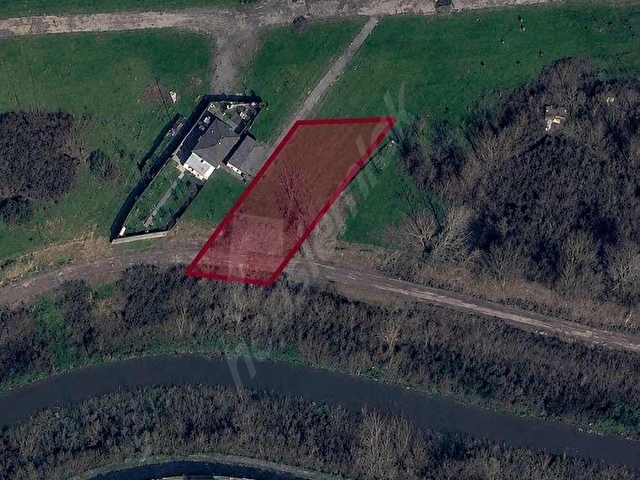 ÇEKMEKÖY SIRAPINARDA 561M2 0.40 EMSAL SATILIK İMARLI ARSA