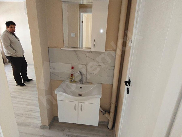ÖZLEM DEN GÜNAYDIN MAHALLESİNDE FULL TADİLATLI 2+1 KİRALIK ARAKAT DAİRE - Görsel 14