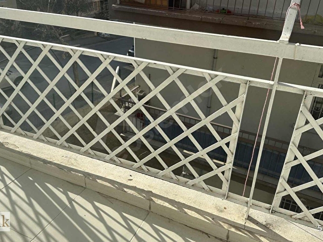 SOKULLU CADDE 3+1 KATTA ÖN CEPHE BAĞIMSIZ SALON - Görsel 16