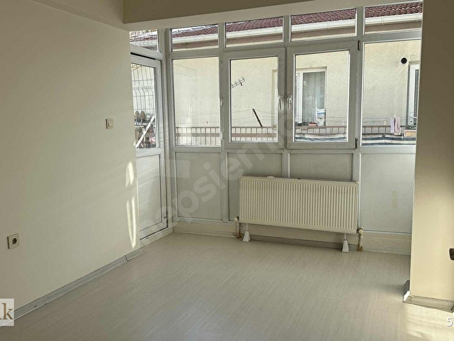 SOKULLU CADDE 3+1 KATTA ÖN CEPHE BAĞIMSIZ SALON - Görsel 15