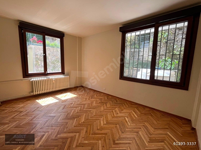 Piyasa Caddesinde Kiralık Boğaz Manzaralı, Balkonlu Yol Yalı Dairesi - Görsel 13