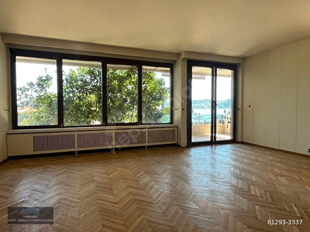 Piyasa Caddesinde Kiralık Boğaz Manzaralı, Balkonlu Yol Yalı Dairesi - Görsel 7