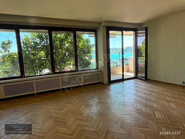 Piyasa Caddesinde Kiralık Boğaz Manzaralı, Balkonlu Yol Yalı Dairesi - Görsel 2