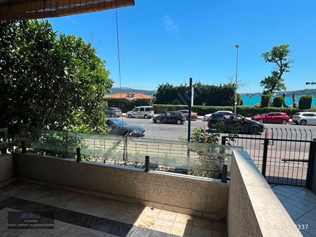 Piyasa Caddesinde Kiralık Boğaz Manzaralı, Balkonlu Yol Yalı Dairesi - Görsel 21