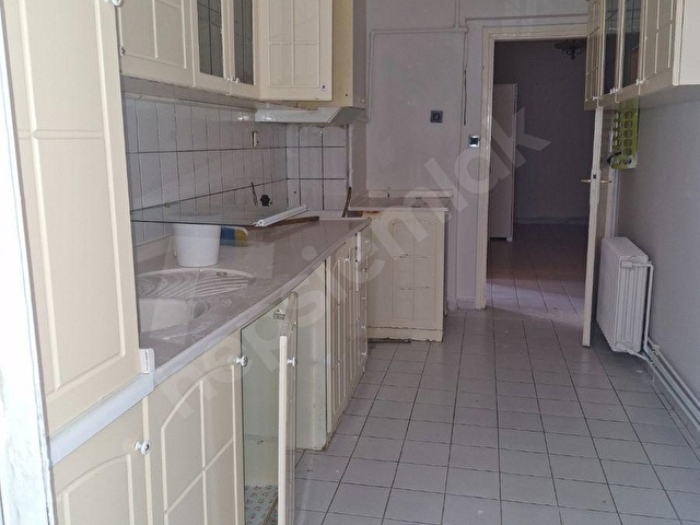 AŞAGI ÖVEÇLERDE KİRALIK DAİRE 2+1 1.KAT YÜKSEKLİGİNDE ALT KATI DAİRE BOYALI BADANALI ÇETİN EMEÇ YAK - Görsel 4