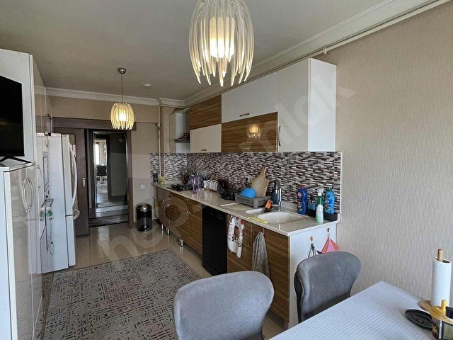 POLAT LİVEDAN 3+1 EBEVEYN BANYOLU ARA KAT FULL YAPILI DAİRE - Görsel 5