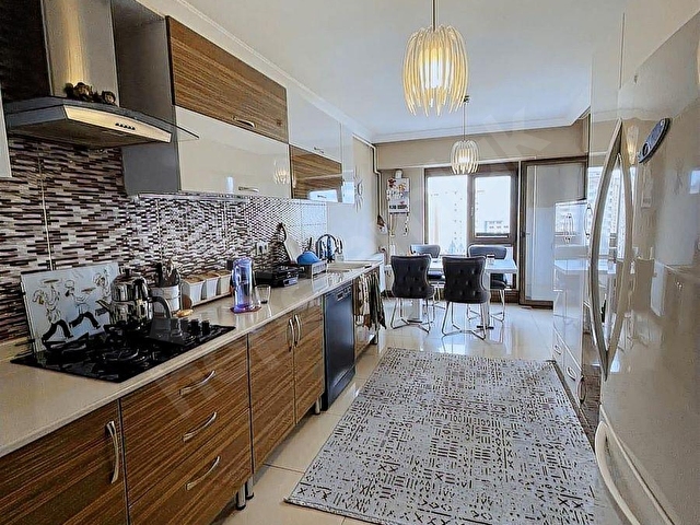 POLAT LİVEDAN 3+1 EBEVEYN BANYOLU ARA KAT FULL YAPILI DAİRE - Görsel 4