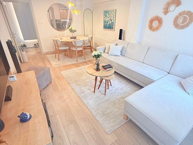 BAHÇELİEVLERİN EN GÜZEL YERİNDE LÜKS TADİLATLI SATILIK DAİRE - Görsel 7