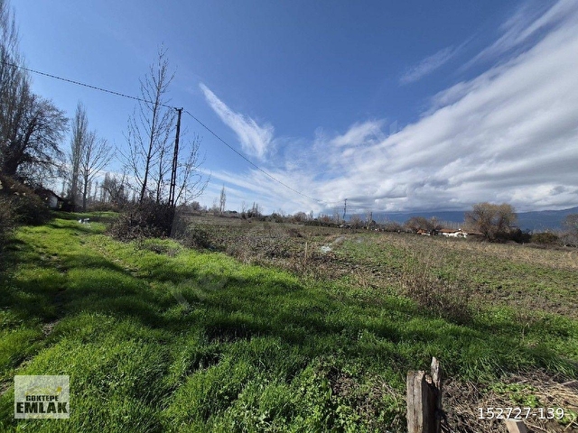 GÖKTEPE EMLAK AKÇAY ÜLKÜ YOLU CİVARI İMARA YAKIN 2300M2 TARLA
