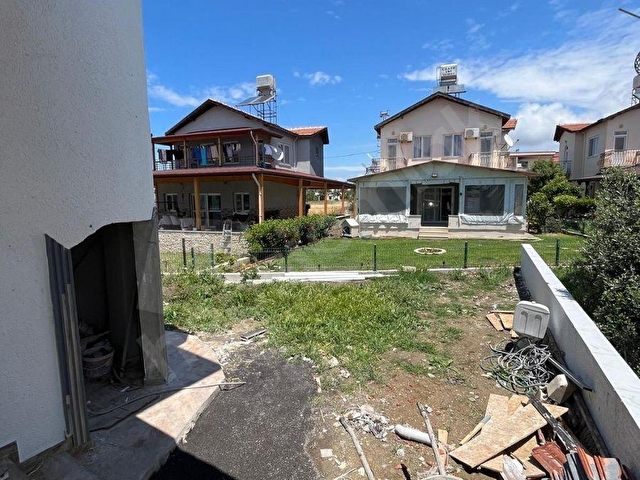 MADENKÖY SİTESİNDE KOMPLE YENİLENMİŞ DENİZE SIFIR LÜKS DUBLEKS DENİZ MANZARALI - Görsel 8