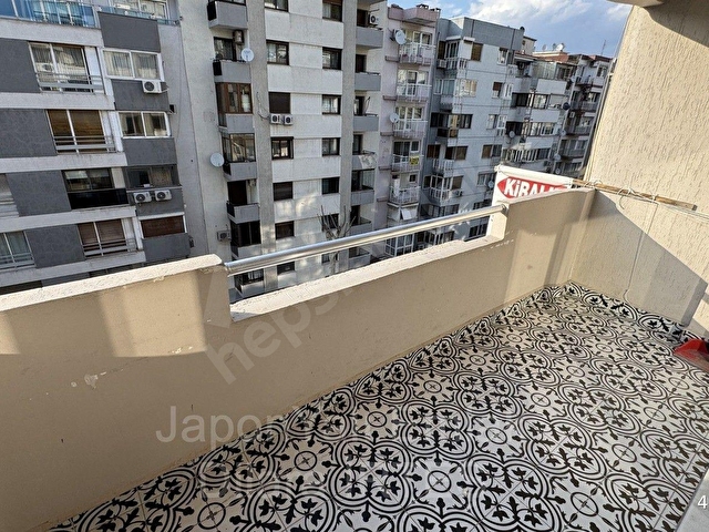 Göztepe Mithatpaşa Caddesinde Asansörlü, Tadilatlı Satılık Daire - Görsel 4