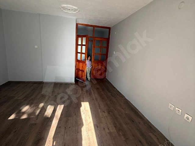İPEK EMLAKTAN SATILIK ESKİŞEHİR 75. YIL MAHALLESİ  3+1 KOMBİLİ DAİRE - Görsel 7