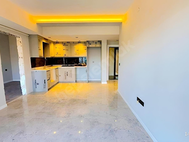 TORBALI MURAT BEY MAHALLESİNDE HAVUZLU SİTEDE LÜX DAİRE - Görsel 4