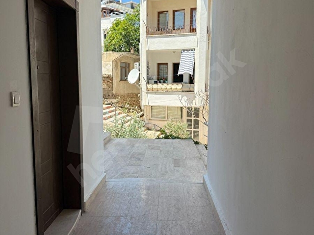Datça merkez liman mevkiinde ayrı mutfaklı/antreli geniş daire - Görsel 27
