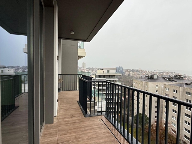 Nişantaşı Koru Sitesinde Deniz Manzaralı 3+1 Satılık Daire