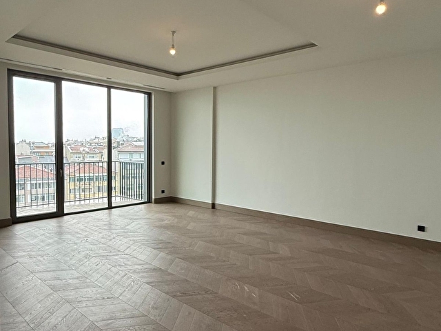Nişantaşı Koru Sitesinde Deniz Manzaralı 3+1 Satılık Daire